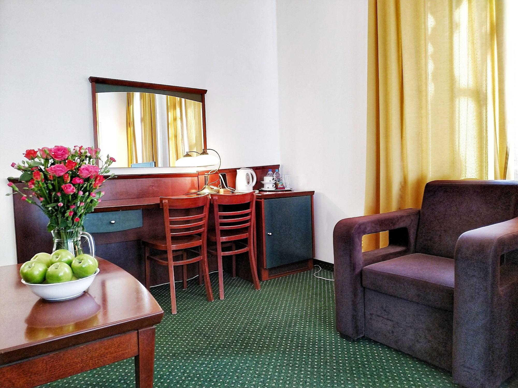 Nobilton Hotel Красков Екстериор снимка