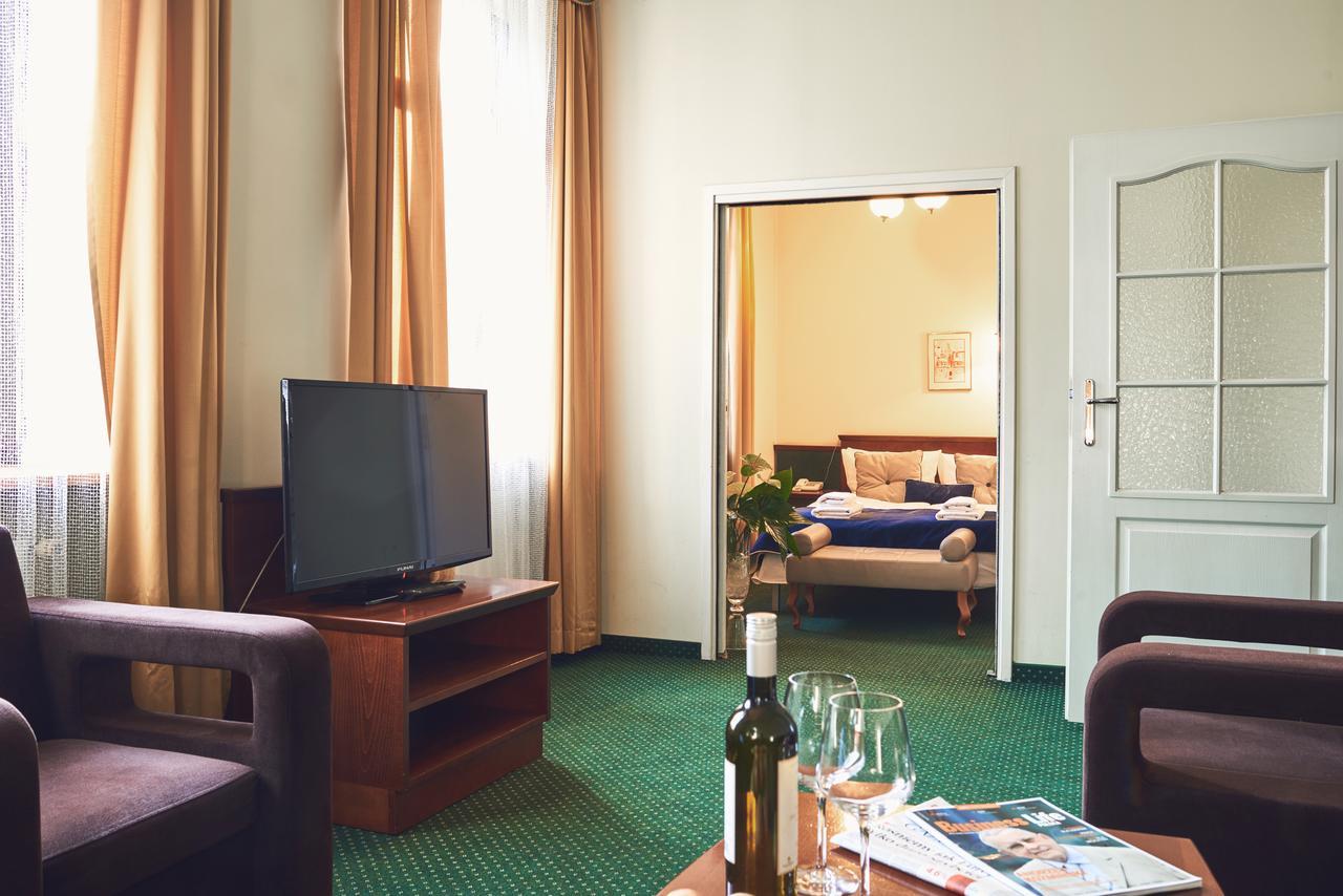 Nobilton Hotel Красков Екстериор снимка